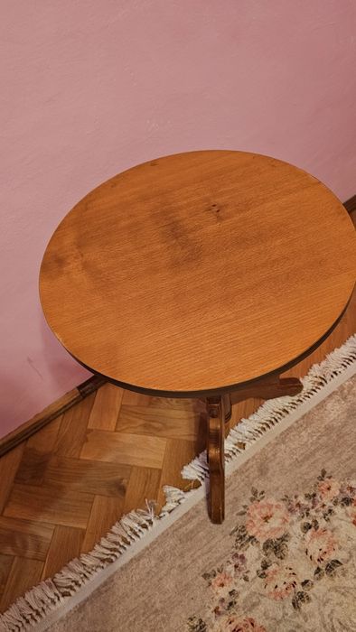 Masuta mica veche stare foarte buna