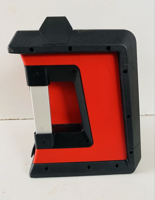 Milwaukee radio de santiee si incarcator M 18  RC