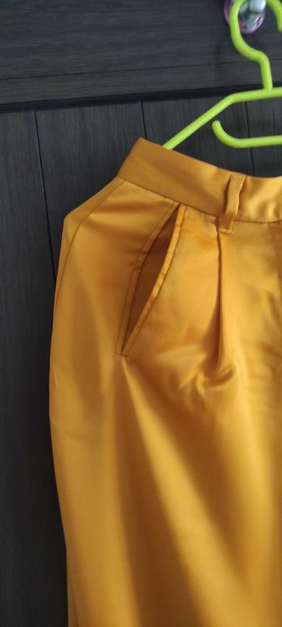 стилен панталон с висока талия, широк крачол