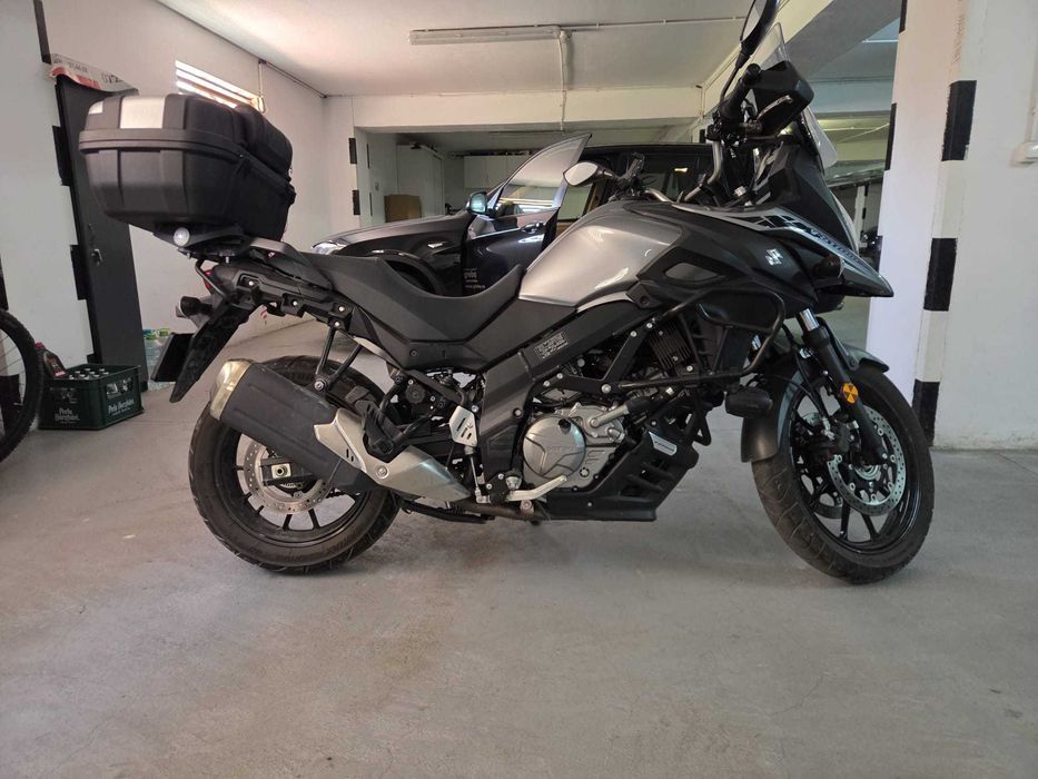 Motocicleta Suzuki V-Strom DL650, 13500km, 645cc, 52kw(71cp); an fabricatie: 2021