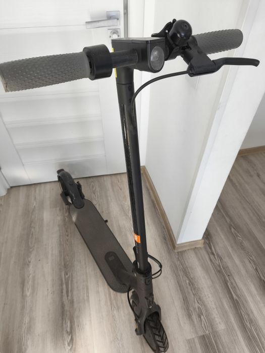 Vând trotineta electrică Xiaomi