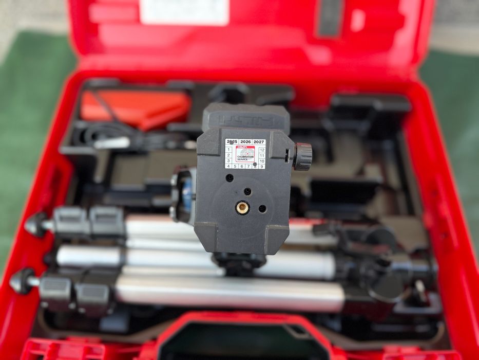 Hilti PM 30-MG лазерен нивелир + батерия 5.5Ah + статив PMA 20