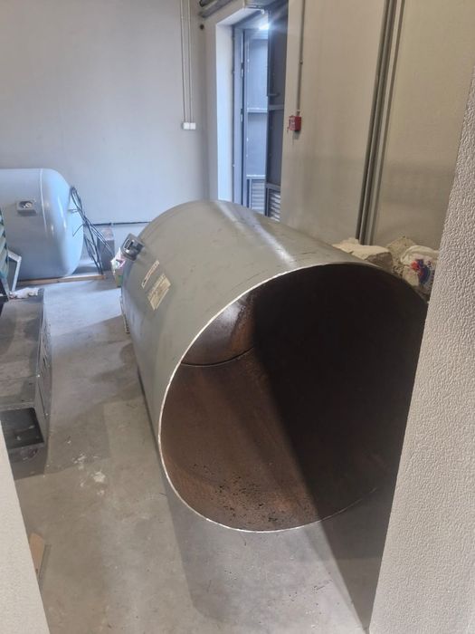 Продам две ёмкости.