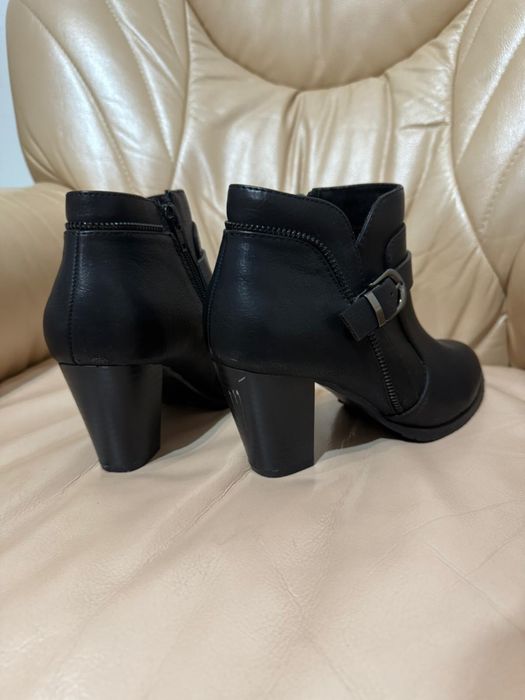 Botine elegante din piele ecologică