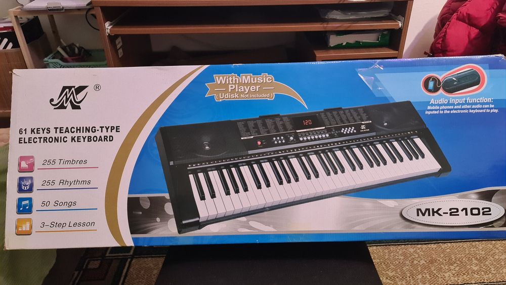 Синтезатор MK 2102