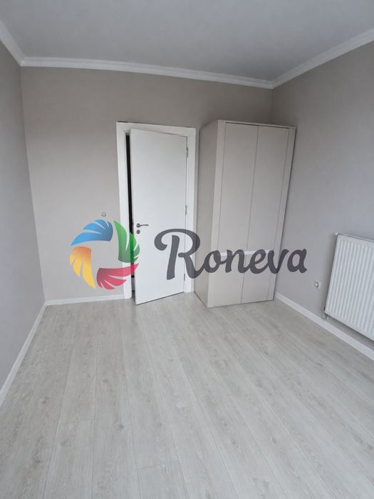 Продава се Тристаен апартамент в Варна, Базар Левски - 90 кв.м за 3445 €/кв.м - Снимка #4