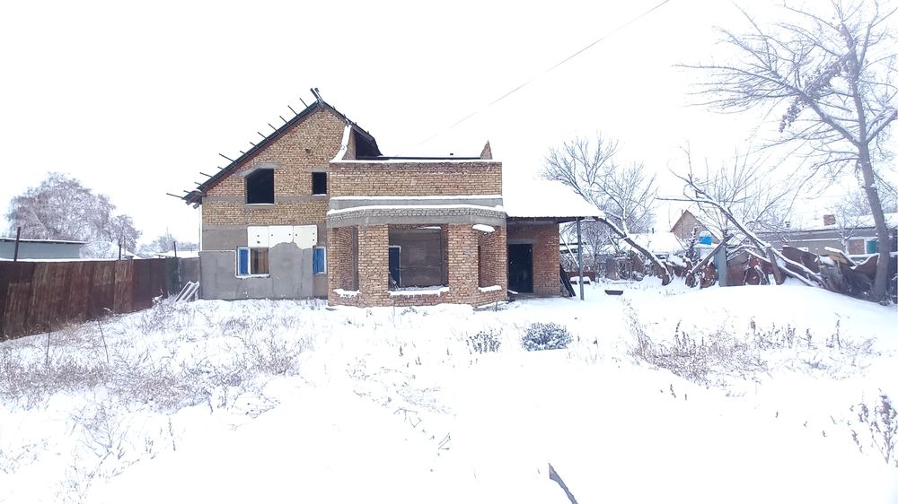 Спочно продам кирпичный дом