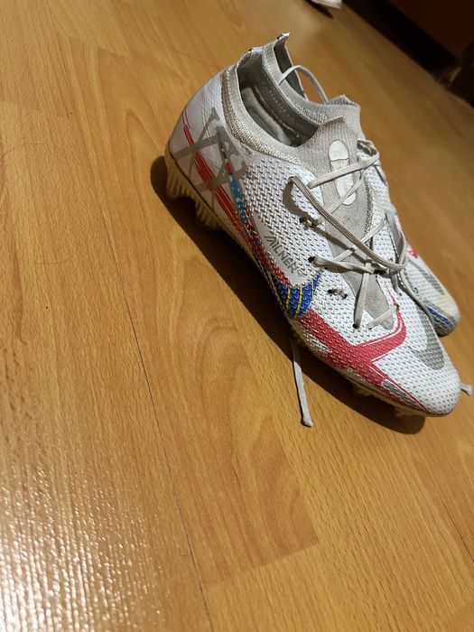 Бутонки Nike лимитирани на Milner N=43