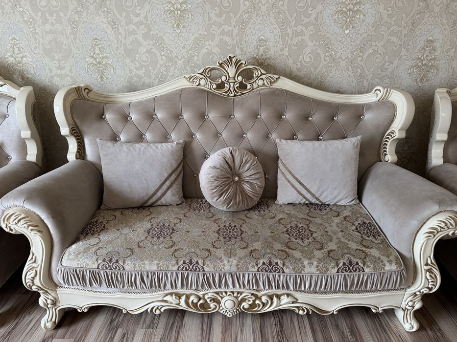 Срочно продаётся диван!!!