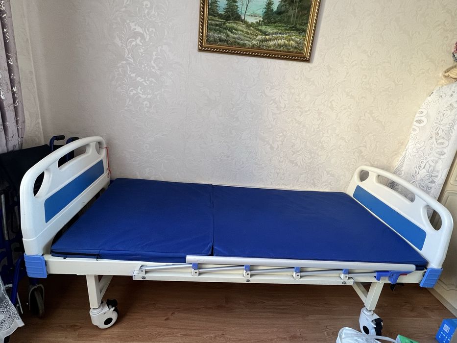 Кровать медицинская