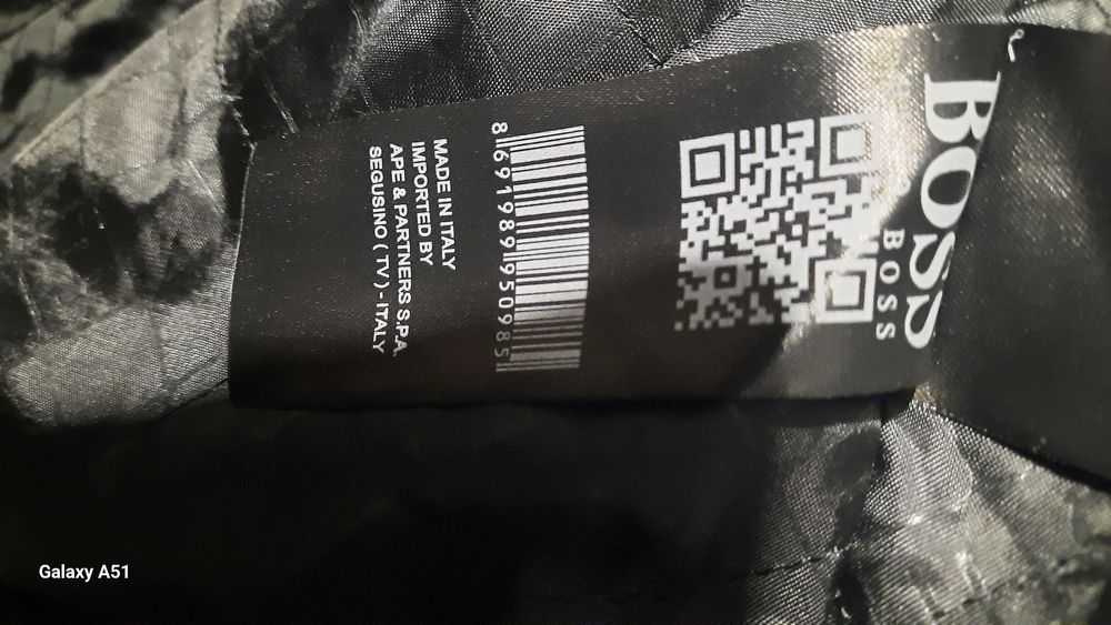Куртка= бомбер Hugo Boss
