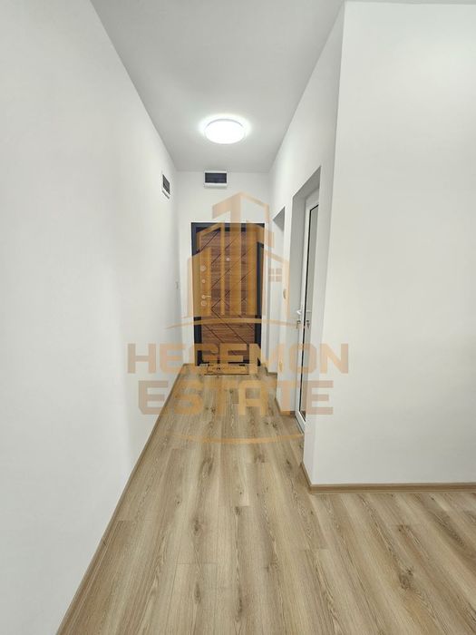 Продава се Тристаен апартамент в Варна, Възраждане 1 - 60 кв.м за 1274 €/кв.м - Снимка #11