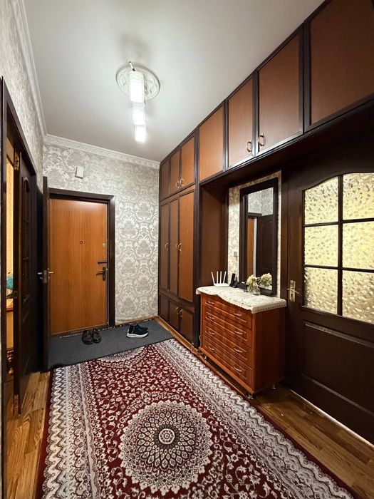 Юнусабад 10 квартал. Продается квартира 4/4/5