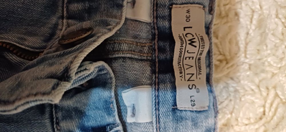 Blugi adolescenți clasici