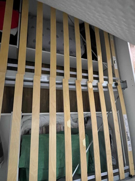 Pat IKEA 160x200 cu tablie, depozitare si 4 sertare - stare foarte buna