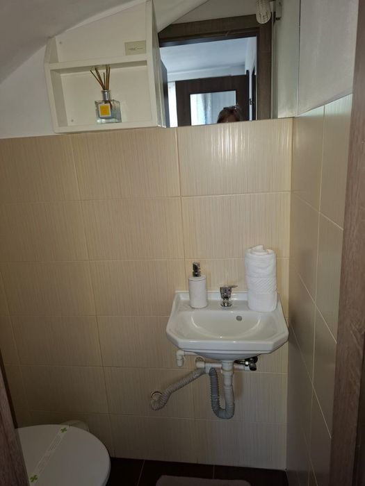 Închiriez apartament 3 camere, decomandat