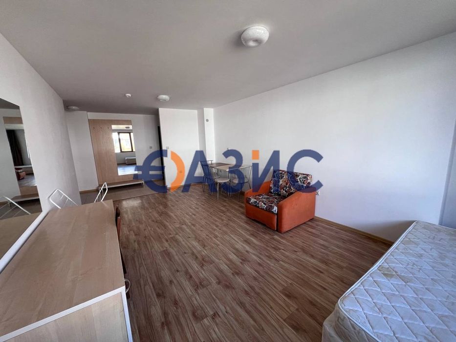 Продава се Двустаен апартамент в к.к. Слънчев бряг - 66 кв.м за 587 €/кв.м - Снимка #5