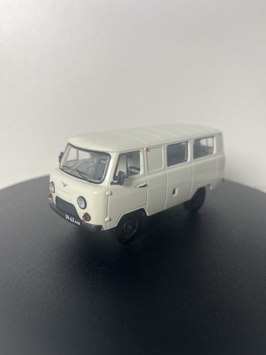 Продам модели УАЗ «буханка» 1:43