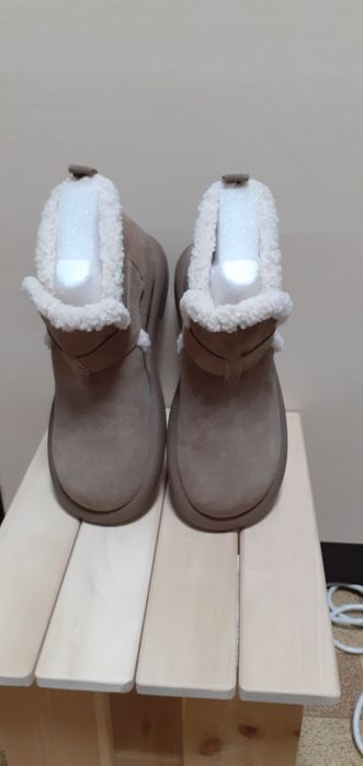 Ботинки женские  размер 39