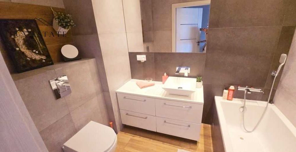 Продава се Двустаен апартамент в София, Кръстова вада - 63 кв.м за 1741 €/кв.м - Снимка #2