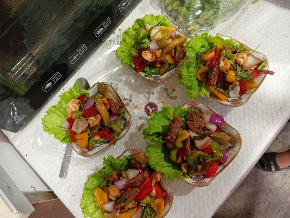 Tuy va marosimlar uchun salat va somsalar