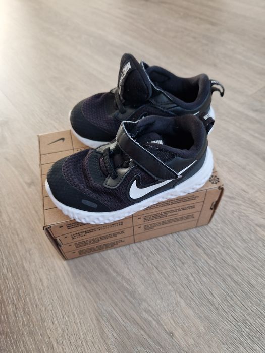 Adidas nike marimea 25(14cm)