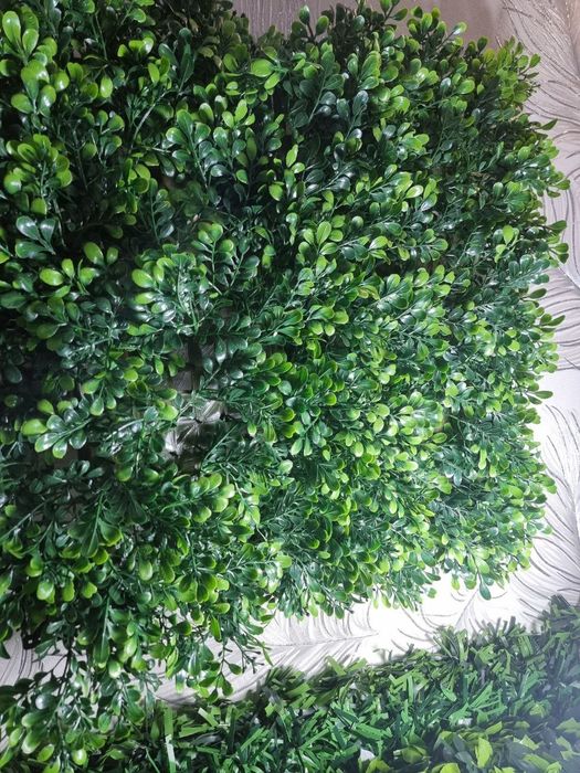 Sun'iy gazon, Dekorativ sun'iy gullar, panjara va tosiqlar uchun gull