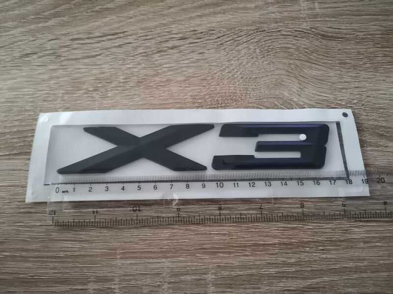 черна емблема BMW X3