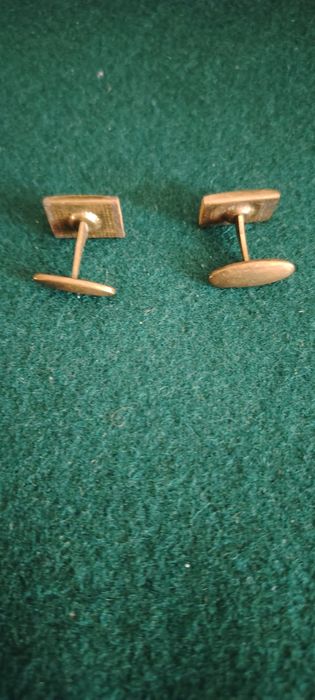 Продам запонки янтарные