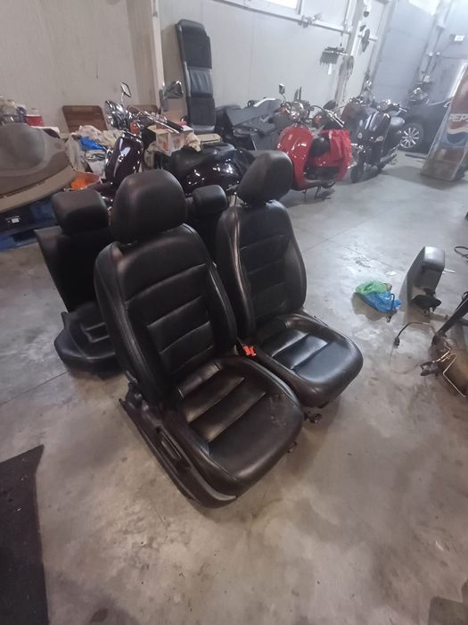 Interior wv jeata 2014 culoare negru piele cu incalzire