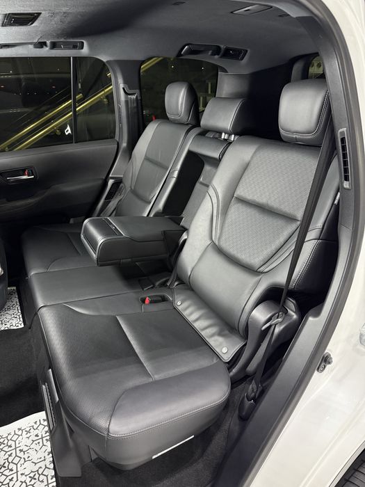 Toyota LC300 в Ташкенте