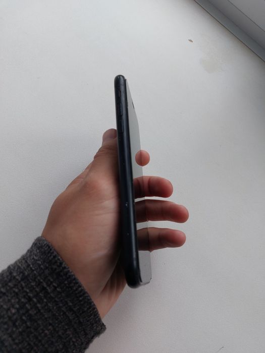 Продам iPhone xr