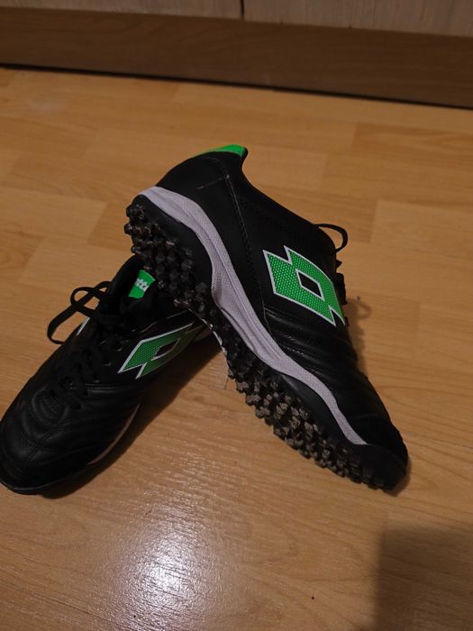 Lotto обувки за футбол