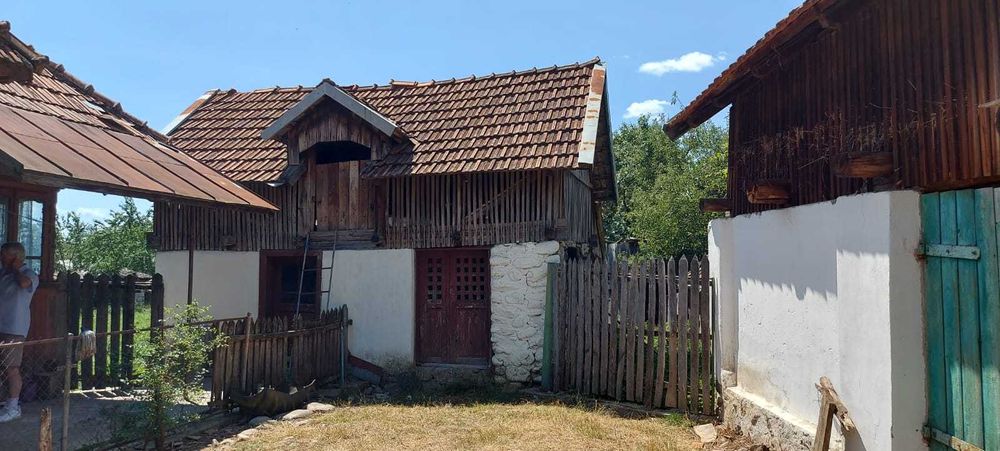 casa de vanzare + teren intravilan com Polovragi