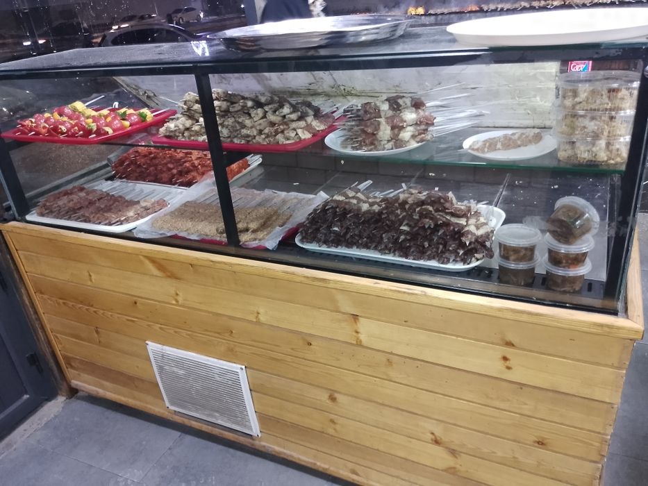 Холодильники для магазинов и кафе