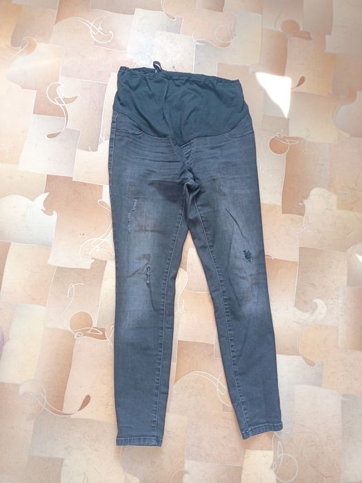 Вещи для беременных и кормящих.