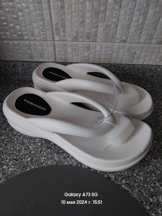 Сланцы новые продам размер 39-40