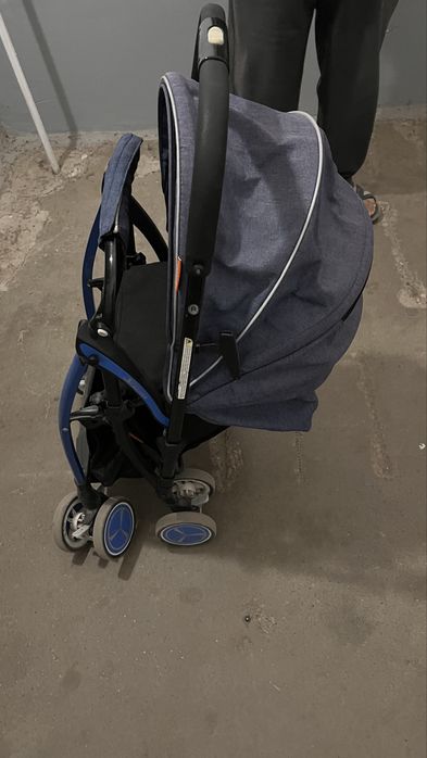 Продам прогулочную коляску Skilmax