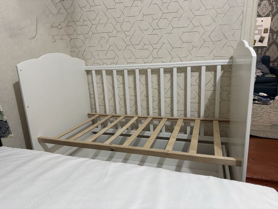 Кроватка детская.