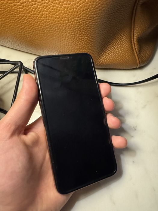 Iphone XS в хорошем состояний