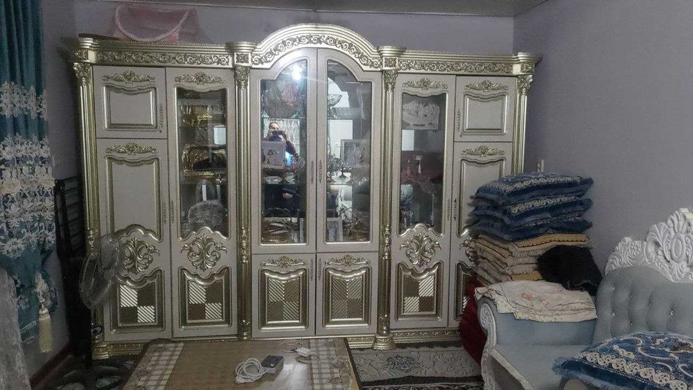 Стенка  в отличном состоянии