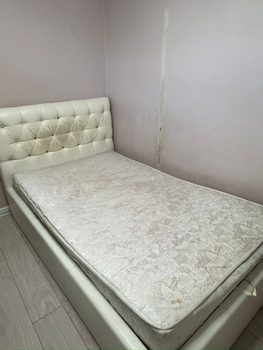 Продам кровать 200х120, с матрасом