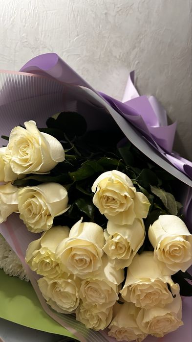 Цветы белые розы 16 штук 60см