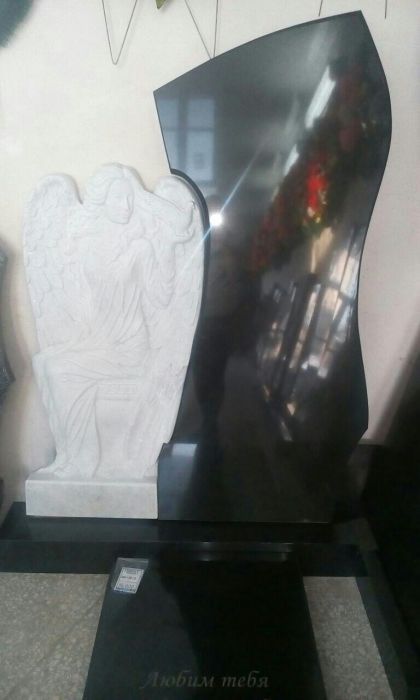 Памятники ГОРНЯКОВ 14 .