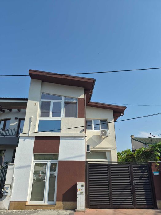 Studiouri+apartament complet utilate, str. Pescăruș-Faleză Nord, ideal studenți, centrale pe gaz, mobilier nou, wi-fi, bucătărie utilată, baie proprie