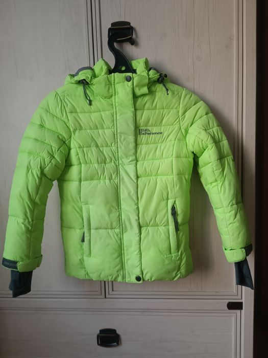 Куртки на девочку