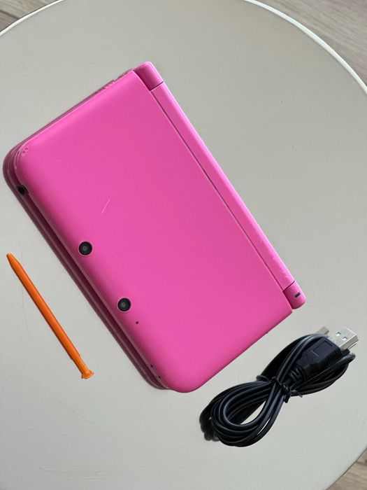 Nintendo 3DS XL Pink с 75 игри Pokemon Zelda Mario Нинтендо