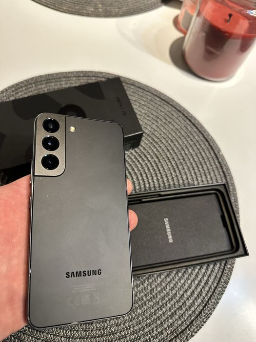 Samsung s22 256gb full box.