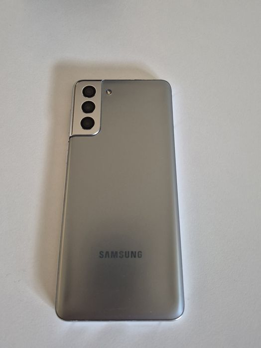 Samsung Galaxy s21+ 256GB с 2 нови протектора, калъф и допълнителна батерия