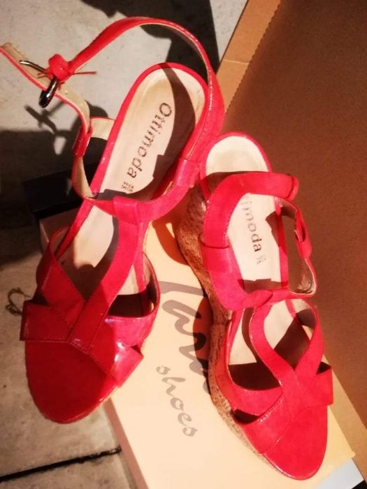 Сандали на платформа